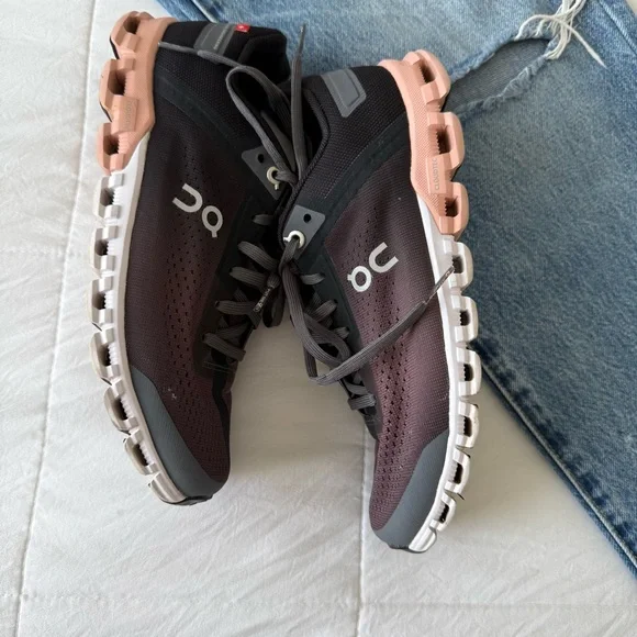 On Running Cloudflow Women Sneaker Size 6.5 - Picture 4 of 8